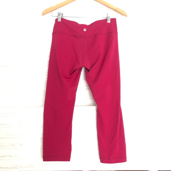 lululemon athletica Pants - Lululemon Athletica Yoga Capri Bottoms size 6